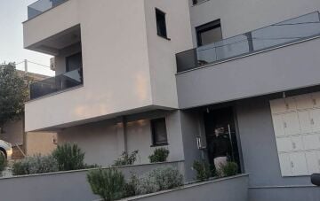 Apartment For Sale in Bar Dobravoda  - 42 m²  1+1
