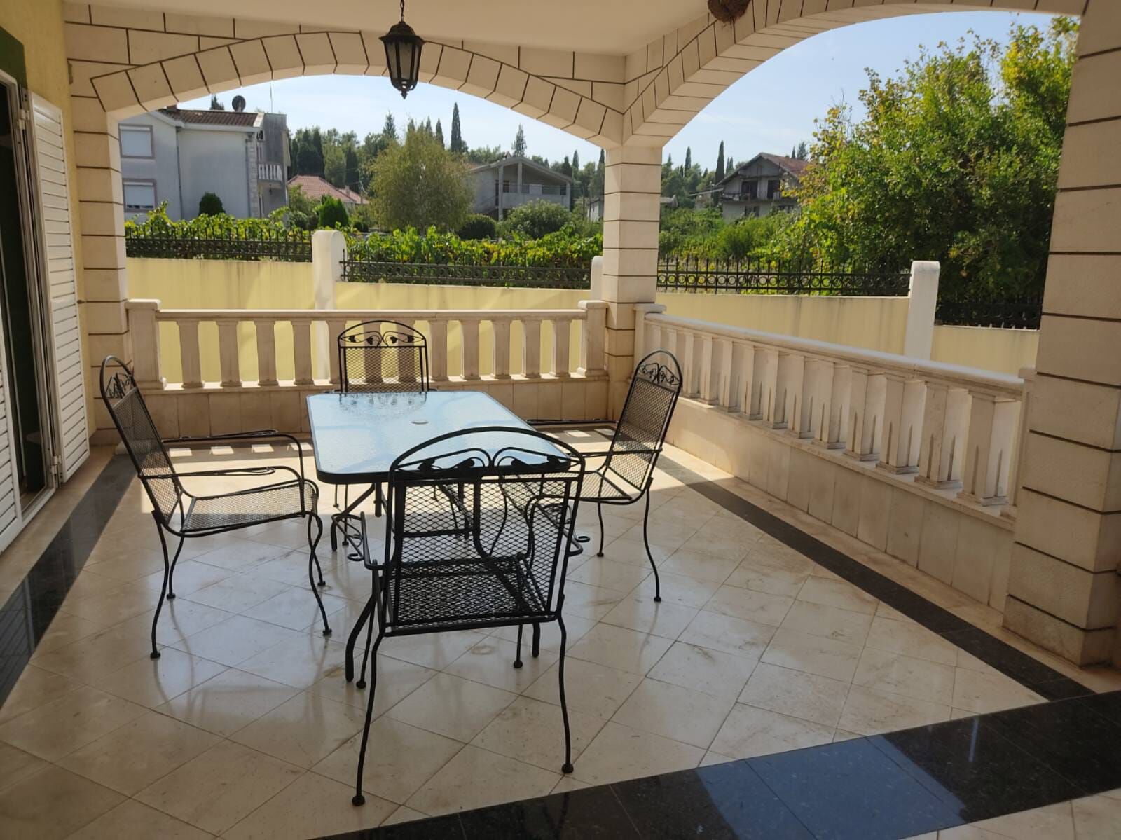 Villa for Sale in Podgorica, Gorica, Zagorič, 489 m² (Plot 750 m²)