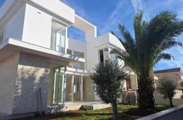 Villa & House  for Sale in Montenegro – Kotor - 467 m2